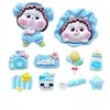 Grande Pilha de Cartas Menina de Resina Acessórios Charms para Sapato Crocs Joias DIY Capa de Celular Acessórios de Cabelo Adesivos Materiais Decorativos