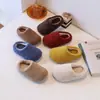 Pantuflas cálidas de algodón con forro de lana de cordero estilo coreano para niñas, colección otoño/invierno 2026, zapatos estilo Birkenstock de colores caramelo para niños