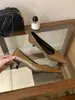 Otoño 2026 Nuevo Tacones de Aguja Franceses Puntiagudos Elegantes para el Trabajo Boca Baja Adelgazantes Versátiles Planos Profesionales Mujer