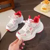 Zapatos de Malla Hueca Ultraligeros Versátiles para Niños Estilo Papá Novedades Otoño 2026 Zapatos Deportivos para Correr con Letras para Estudiantes Niñas