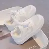 Tenis Blancos para Niños, Zapatos de Malla Simple, Nuevo Modelo 2026, Verano Transpirables de Malla Deportivos Blancos para Niños y Estudiantes