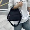 Bolsa de Ombro Feminina Versátil, Popular, Simples e Estilosa, Transfronteiriça, Feita de Nylon com Acabamento de Luxo e Grande Capacidade para o Dia a Dia, Bolsa Transversal