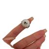 Anillo de lujo con diamantes apilados, estilo Chanel retro francés, concha blanca, perla de agua dulce y destellos, joyería de moda exquisita y ligera.