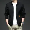 Moda Versátil Nueva de Otoño/Invierno 2026 Suéter Cardigan de Punto para Hombre Chaqueta Casual de Color Sólido con Cuello Solapa Venta al por Mayor para Hombre