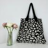 2023 Nova bolsa ins especial transfronteiriça bolsa de tricô bolsa de ombro com estampa de leopardo bolsa de mão bolsa tote de grande capacidade