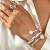 Joias Europeias e Americanas de Venda Quente Transfronteiriça, Pulseira Metálica Brilhante Exagerada da Moda para Mulheres, Pulseira de Banda Larga de Nicho de Alta Qualidade