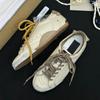 Mercadorias Autênticas Originais da Channel! Sapatos Rasgados Modernos Europeus e Americanos com Solado Plano, Tênis Brancos com Estampa de Estrelas, Tênis Antiderrapantes Estilo Vintage, Sapatos Rasgados Femininos