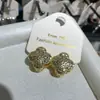Pendientes de Trébol de Cuatro Hojas para Mujer 2025 Nuevo Estilo Popular de Gama Alta Exquisitos Simples Pendientes Minimalistas de Lujo Ligero