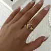 Anillo abierto estilo europeo francés proporcional estilo ins anillo acero inoxidable retro moda simple sensación de temperamento frío