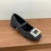 Sapatos Mary Jane com Elevação Interna de Pelo para Roupas de Inverno Femininas Novos Sapatos de Lã Cinza Francês para Mulheres Sapatos de Algodão com Solado Grosso e Forro de Lã