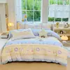 Juego de Ropa de Cama de Algodón Puro Cepillado Espeso Clase A de Cuatro Piezas Sábana 100% Algodón Funda de Edredón Faldón de Cama Dormitorio Dibujos Animados Juego de Tres Piezas