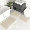 En stock Felpudo Acolchado Rayado de Coral Grueso para Piso Alfombrilla de Baño Alfombrilla para Piso de Inodoro con Forma de U Absorbente de Agua para Pies para Cabello