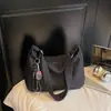 Bolsa de Lona Plissada para Axila Outono e Inverno para Mulheres, Bolsa de Ombro Único de Grande Capacidade para o Dia a Dia, Bolsa Transversal Versátil de Nicho para Estudantes