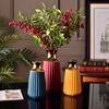 Jarrón de cerámica Morandi de lujo, de entrada sencilla, rojo, verde, amarillo y dorado, con flores artesanales, para decoración del hogar, adornos artesanales árticos.