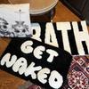 Alfombra de Piso Absorbente con Letras Simples en Blanco y Negro, con Textura de Felpa y Borlas, Alfombra de Baño para Piso de Baño, Manta para Mesita de Noche de Dormitorio, Alfombra Antideslizante