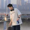 Fornecimento direto da fábrica T-shirt masculina de verão com estampa de letras pesadas, gola redonda, manga curta, algodão soltinho, manga meia-manga para meninos