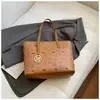 Bolso de mano grande estampado casual, elegante y lindo con temperamento para mujer, bolso de hombro moderno y elegante de alto valor para el trabajo