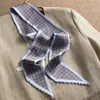 Bufanda de Seda Diagonal Floral Retro de Moda para Decoración del Cabello, Cinta Larga para Atar el Cabello, Cinturón de Cintura, o como un Pañuelo Largo Pequeño para Mujer