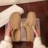 Mules Elegantes de Salto Grosso e Bico Fechado 2026 Outono Novo Estilo Fivela de Cinto Slip-On Mules Preguiçosas Mules Femininas