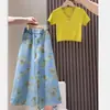 Conjunto de Jeans de Mezclilla y Camiseta Elegante de Verano para Niñas, Atuendo de Moda para el Verano 2026 para Niñas, Ropa de Moda para Niños Mayores Estilo Celebridad de Internet