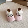 Zapatos Pequeños de Cuero para Niñas 2026 Nuevo Estilo Primavera y Otoño Zapatos de Baile Ballet con Cordones y Moño Zapatos Planos de Princesa Zapatos de Actuación