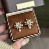 Pendientes de Fuegos Artificiales de Perlas de Diamante Completo Galaxia Brillante, Lujo Ligero, Gama Alta, Únicos, Versátiles, Pendientes Populares de Nicho al por Mayor para Mujeres