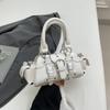 Bolso de Mano Estilo Motociclista Hot Girl Transfronterizo para Mujer 2025 Primavera y Verano Nueva Moda Bolso de Remaches Nicho Bandolera de un Solo Hombro