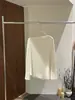 HOO Blusa Feminina de Outono Estilo Francês de Alta Qualidade, Ombro Único, Veludo, Aspecto Macio, Minimalista, Relaxada, Versátil CSA7173