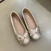Sapatilhas rasas estilo francês com laço de cetim para mulheres, nova coleção de outono 2026, sapatos de festa inspirados em contos de fadas, sapatos Mary Jane de bailarina
