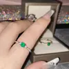 Anillo de Cara de Huevo de Calcedonia Imitación Hielo Nuevo Versa Anillo de Dedo de Calcedonia con Microincrustaciones Doradas Pequeñas de Temperamento para Generación del Cabello