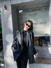 Elección de InfluencerChaqueta de Cuero Negra para Mujer con Cinturón, Corte Holgado, Moderna y Elegante para Primavera y Otoño