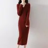 Vestido de Tricô Novo Primavera e Outono 2026 Comprimento Médio Slim Fit Manga Longa Camada Base Roupa Exterior Lã Acima do Joelho
