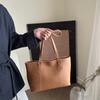Bolsa Grande de Verão para Mulheres 2026 Novo Estilo Coreano Tendência Simples Grande Capacidade Couro Macio Bolsa Tote Casual Versátil Bolsa de Ombro