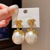 Pendientes de plata con baño de oro real, aguja cuadrada, borla de perla y circonita, pendientes de lujo ligero de alta gama, fabricante de pendientes vintage