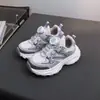 Novos Sapatos Infantis Dupla Face Atacado, Tamanhos 27-37, Sola Leve, Tênis Esportivo para Crianças Maiores, Sapatos Casuais para Estudantes e Pais 5603