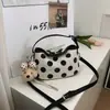 Bolso de Mano Versátil y Elegante de Moda 2026 Transfronterizo para Mujer, Modelo Popular con un Toque de Lujo, Bolso Ligero para Hombro y Cruzado para el Viaje Diario