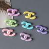 Letra inglesa doble C accesorios para el cabello accesorios para la ropa accesorios de resina para joyería DIY pasador pinza para flequillo tamaño pequeño accesorios para el cabello de mujer