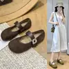 Zapatos Mary Jane retro de terciopelo con punta cuadrada para mujer, otoño 2026, nuevos, versátiles, con pedrería, velcro, planos, de corte bajo, zapatos de un solo color