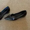 Zapatos de trabajo planos de cuero suave con punta francesa, corte bajo, suela suave de otoño que aumenta la altura, detalle de lazo y efecto adelgazante