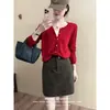Cárdigan de punto hueco color azul Klein para mujer, estilo corto ajustado para principios de otoño, extremadamente favorecedor, top de dopamina
