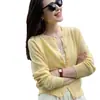 Jaqueta Cardigan de Tricô Amarela de Manga Longa Feminina 2025 Primavera e Verão Nova de Alto Padrão com Temperamento Casual Emagrecedor Tricô Top