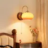 [Transfronterizo] Lámpara de Pared Pequeña Decorativa con Ambiente Colorido, Latón Retro Americano para Nicho, Luminaria de Madera Maciza para Dormitorio