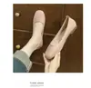 Sapatos Rasos de Camada Única Femininos Chegada Nova Primavera 2024 Bico Quadrado Laço Sapatos Noturnos Versátil Couro Macio Solado Macio Leve Sapatos de Feijão