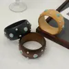 Pulsera de Madera Punk Retro Transfronteriza Europea y Americana Incrustada con Turquesa, Pulsera Ancha de Madera con Remaches Metálicos Moda Estilo Ins