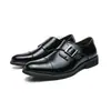 Sapatos casuais de couro slip-on de tamanho grande para homens, sapatos formais de couro de bico fino para negócios, sapatos de couro patchwork estilo britânico modernos envernizados