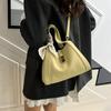 Bolsa de Mão Textura High-End Feminina 2025 Nova Nicho Ombro Único Bolsa Balde Transversal Cesto de Legumes Bolsa Tote Commuter