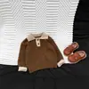 Suéter tipo polo retro de bloques de color para bebé, ropa de otoño/invierno para lactantes, top de punto elegante con cuello camisero, conjunto de otoño para niños