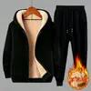 Conjunto de chaqueta y pantalón sherpa para hombre, con forro polar, engrosado y con capucha, para otoño e invierno, con estilo cárdigan, conjunto de dos piezas cálido y moderno.
