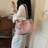 Bolso de Mano Embosado de Moda Coreana Transfronterizo para Mujer Modelo Nuevo 2026 para el Trabajo, Compras y Viajes, Bolso Tote Simple de Moda