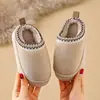 Chinelos infantis e sapatos de algodão estilo retrô para meninos e meninas, espessados com forro de pelúcia para aquecimento, um conjunto combinando para pais e filhos, adequados para uso interno, disponíveis para drop shipping